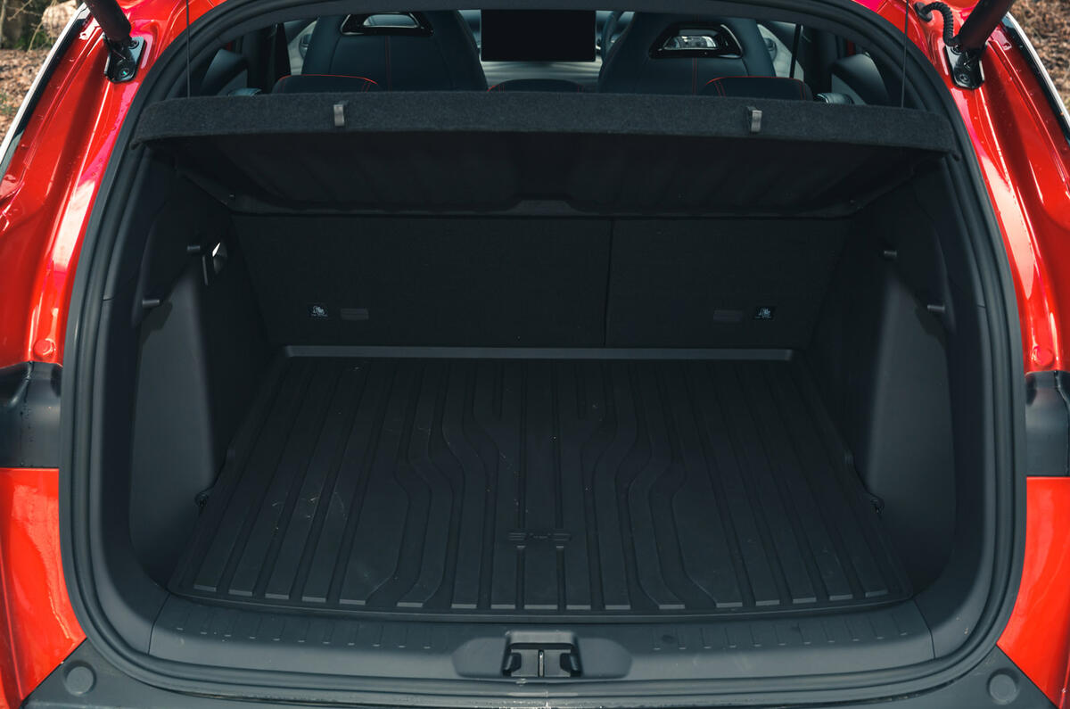 13 BYD Atto 3 RT 2023 boot