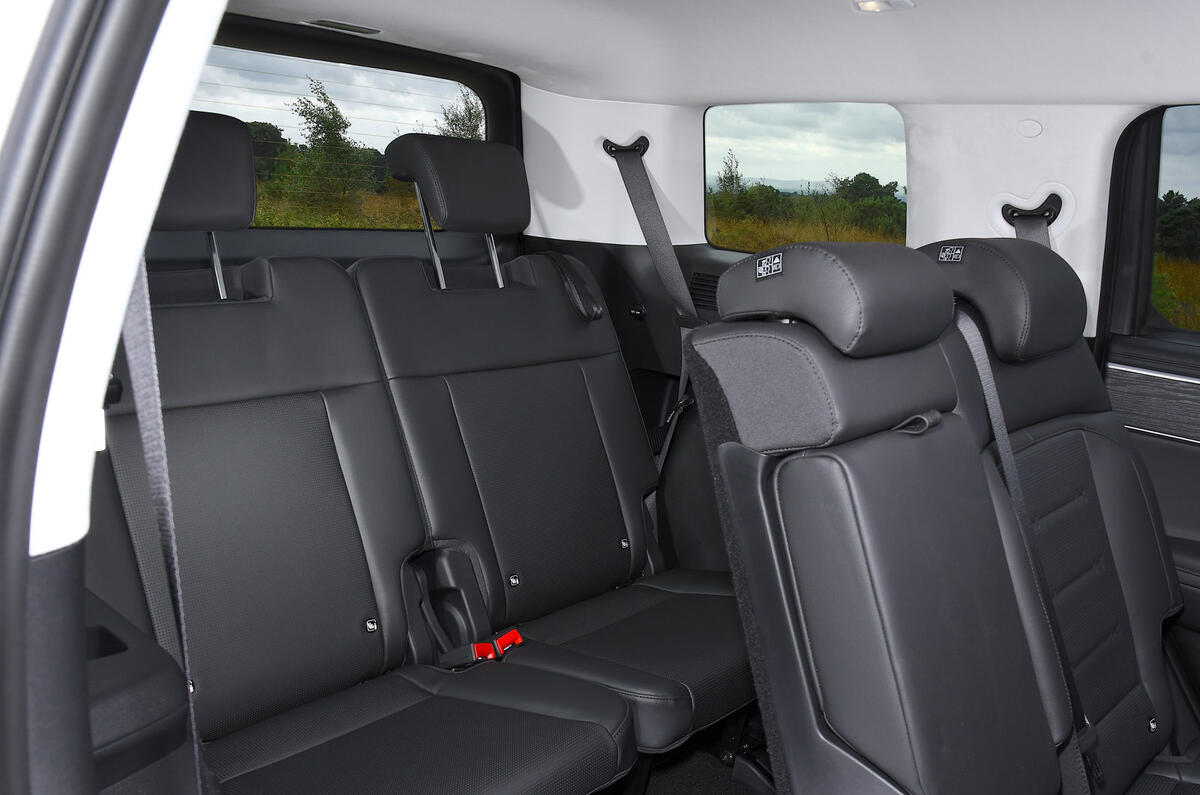 13 Hyundai Santa Fe 2024 review third row