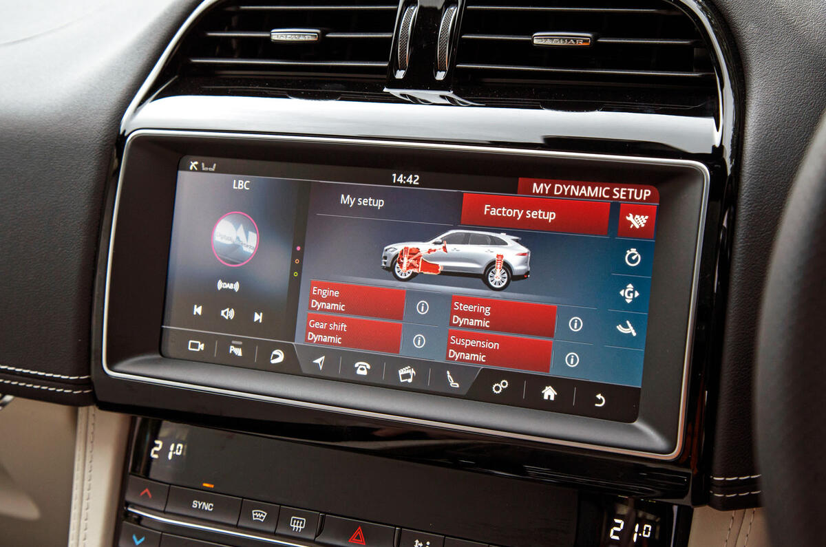 Jaguar F-Pace SVR 2019 road test review - drive modes display