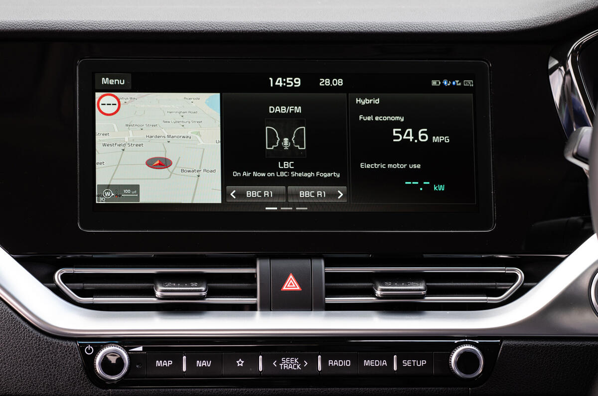 13 Kia Niro 2021 road test review infotainment