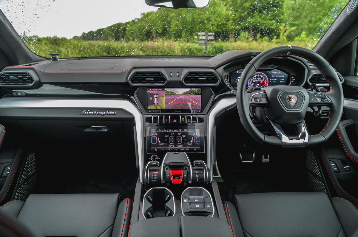 Lamborghini Urus 2019 road test review - dashboard