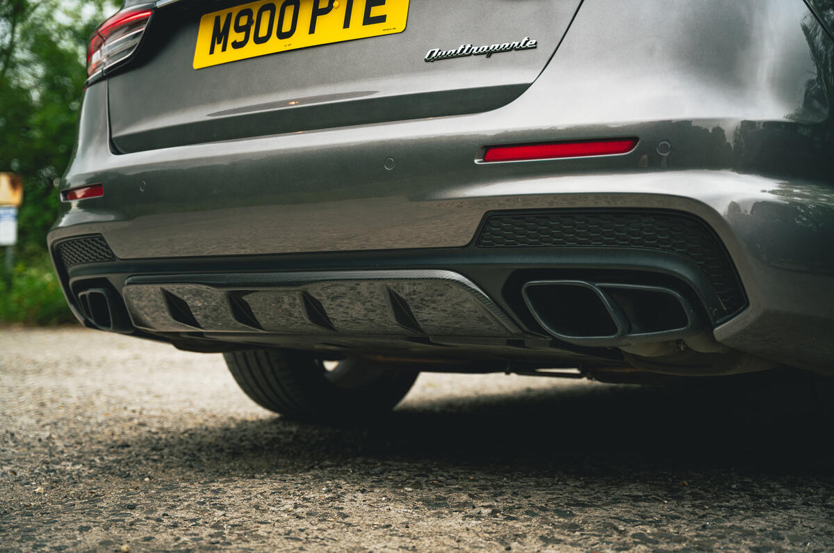 13 Maserati Quattroporte trofeo 2021 RT exhausts