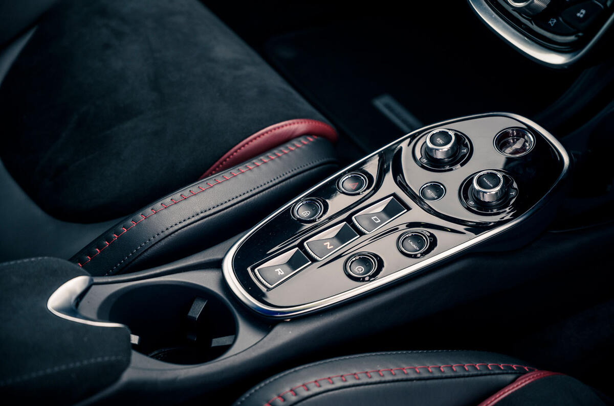 13 McLaren GT 2021 road test review centre console