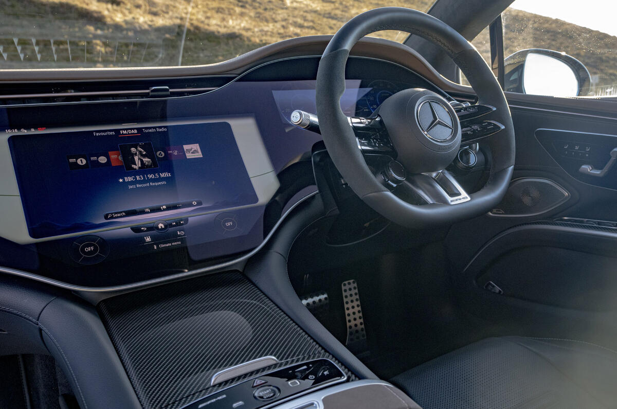 13 Mercedes AMG EQS 53 2022 RT infotainment