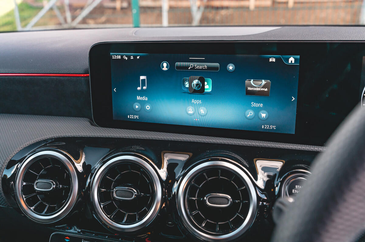 Mercedes Benz A Class RT infotainment 1