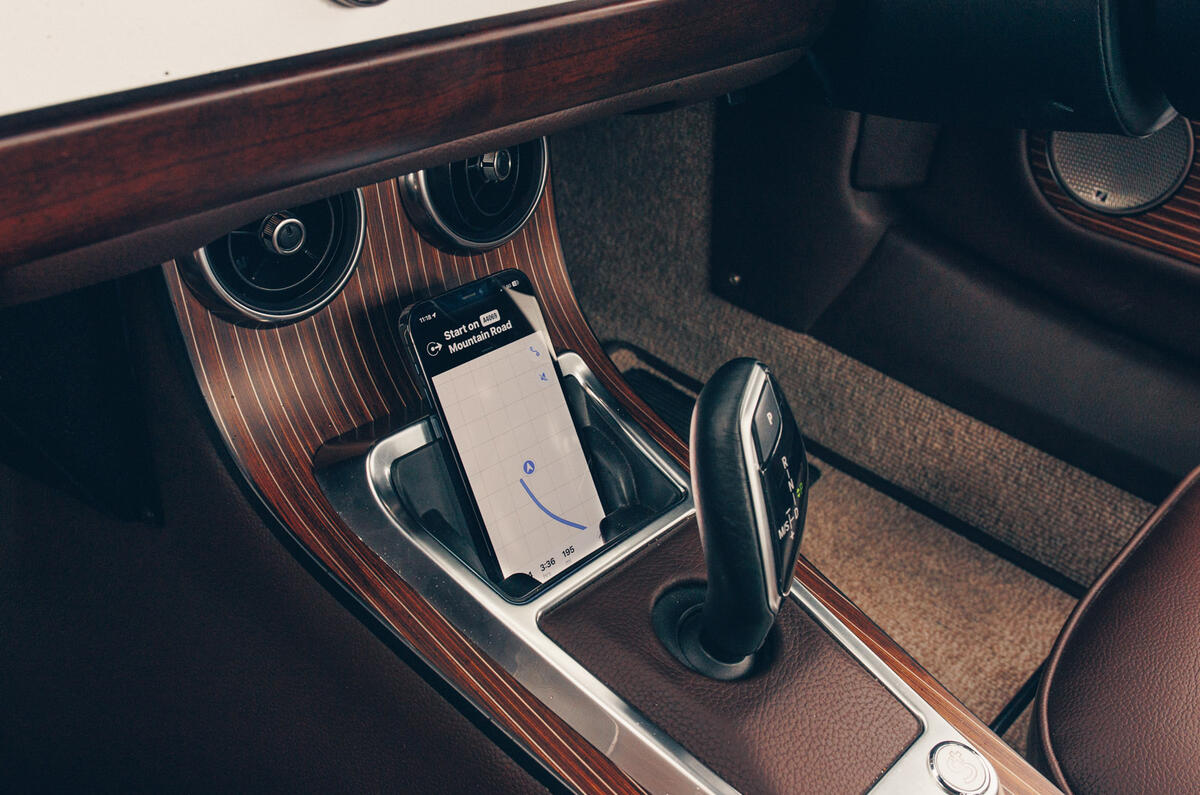 13 Morgan Supersport 2025 Autocar road test review phone holder