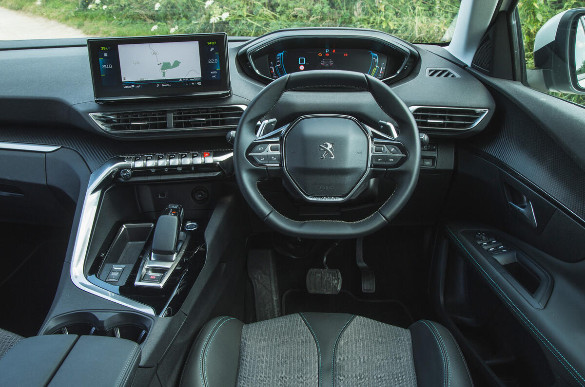 13 Peugeot 3008 2021 RT dashboard 13 Peugeot 3008 2021 RT dashboard