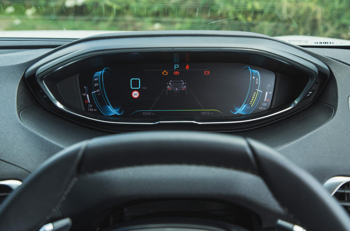 13 Peugeot 3008 2021 RT infotainment 13 Peugeot 3008 2021 RT infotainment