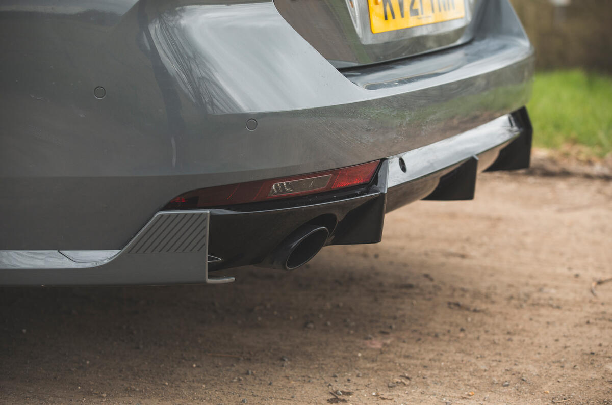 13 Peugeot 508 PSE SW 2021 RT exhausts