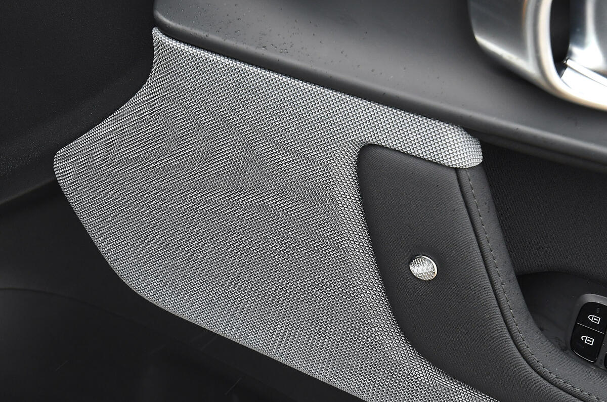 13 Polestar 2 BST Edition 270 RT 2023 wool trim