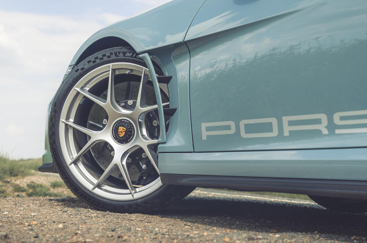 13 Porsche 911 S:T 2024 wheel vent 13 Porsche 911 S:T 2024 wheel vent