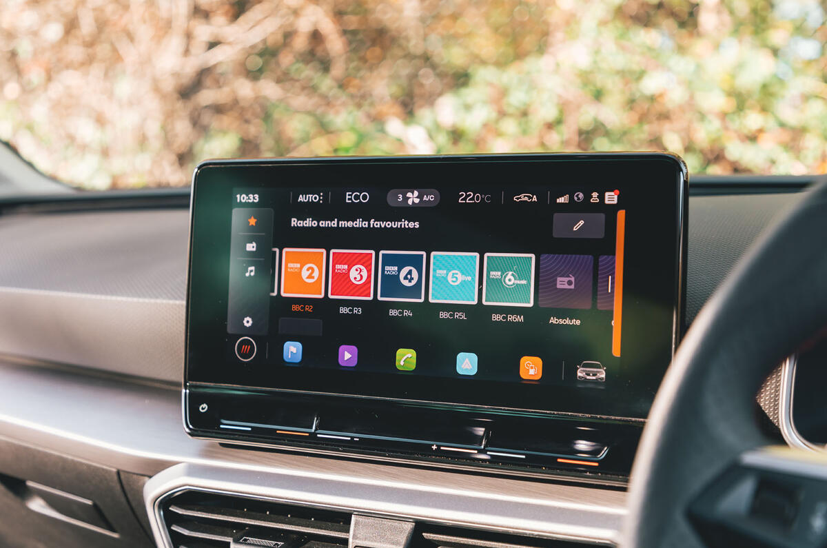 Seat Leon eHybrid 2020 road test review - infotainment