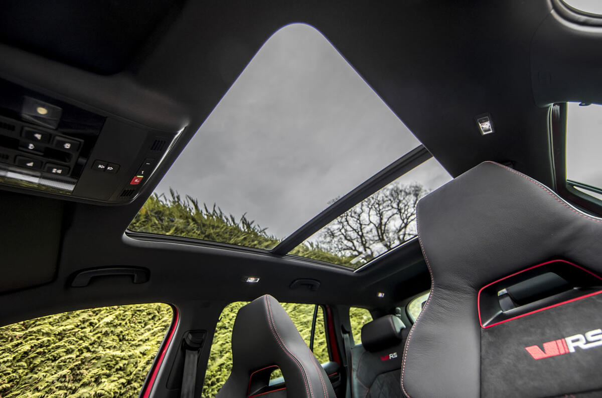 Skoda Kodiaq vRS 2019 road test review - sunroof