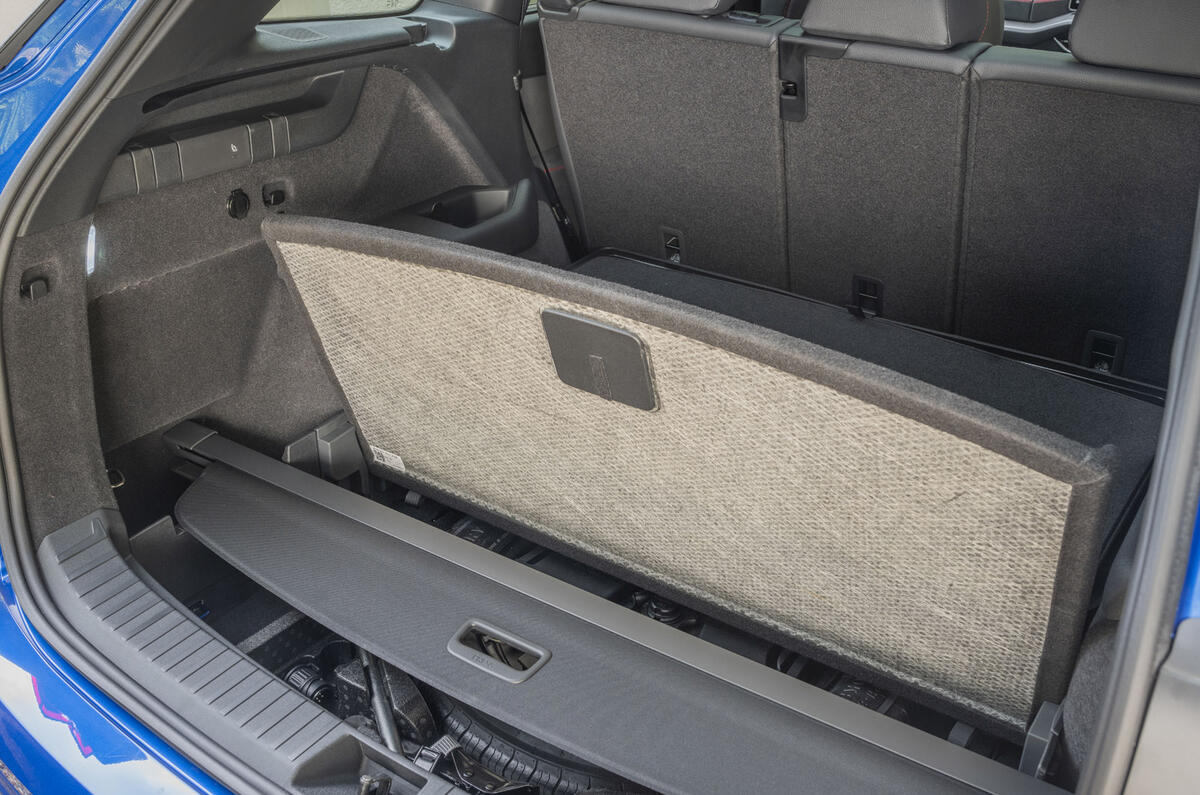 13 Skoda Kodiaq vrs 2025 Autocar review boot underfloor spare luggagecover 13 Skoda Kodiaq vrs 2025 Autocar review boot underfloor spare luggagecover