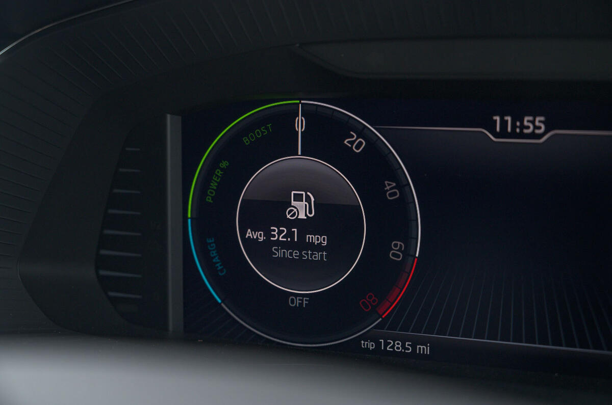Skoda Superb iV 2020 road test review - eco instruments