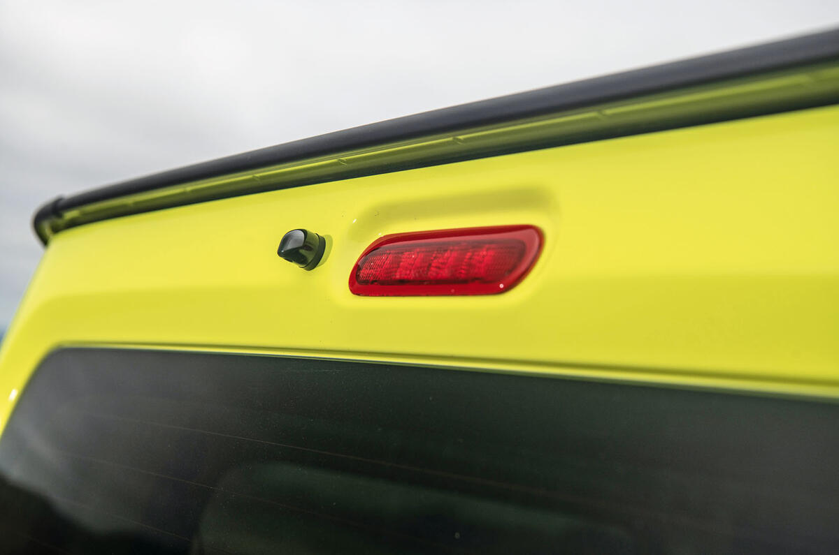 Suzuki Jimny 2018 : essai routier - feu stop