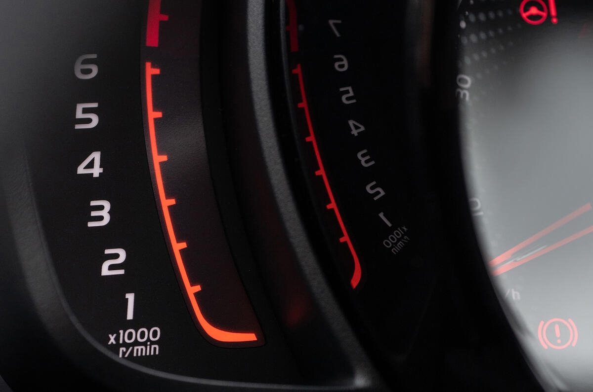 13 Toyota Aygo 2019 UK RT rev counter 13 Toyota Aygo 2019 UK RT rev counter