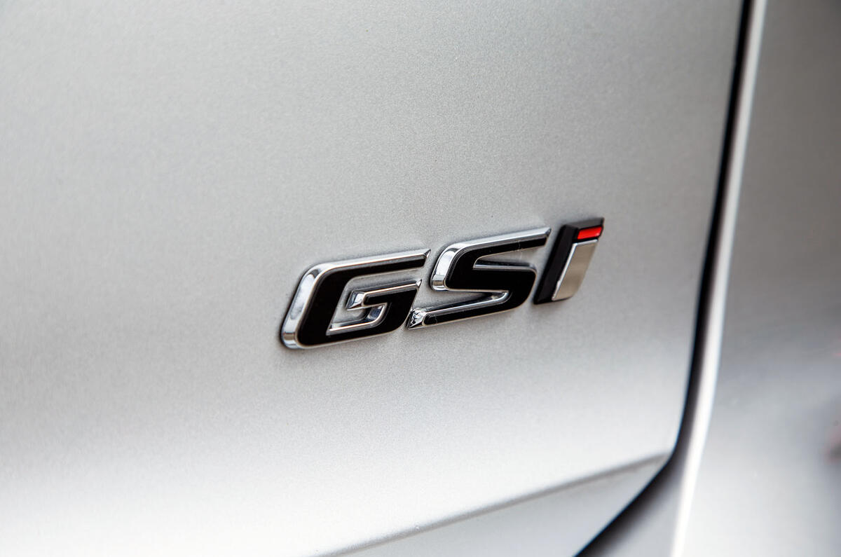 Vauxhall Insignia Sports Tourer GSI review GSI badge