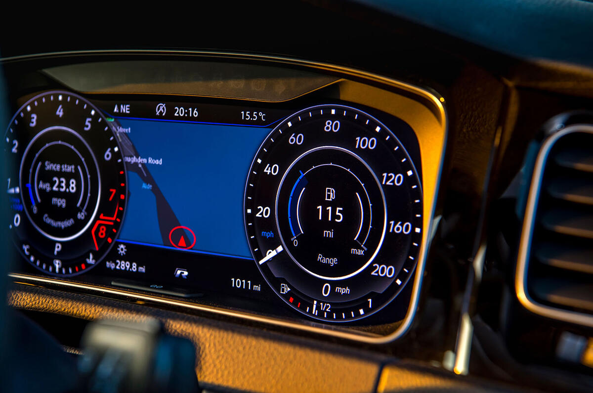 Volkswagen Golf R 2019 road test review - speedo