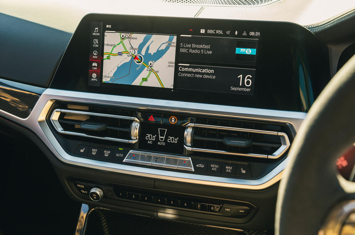 14 BMW M4 CSL RT 2022 infotainment 14 BMW M4 CSL RT 2022 infotainment
