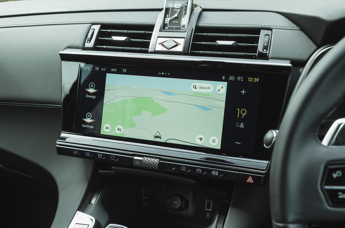 14 DS 7 E Tense 4x4 360 2023 RT infotainment 1