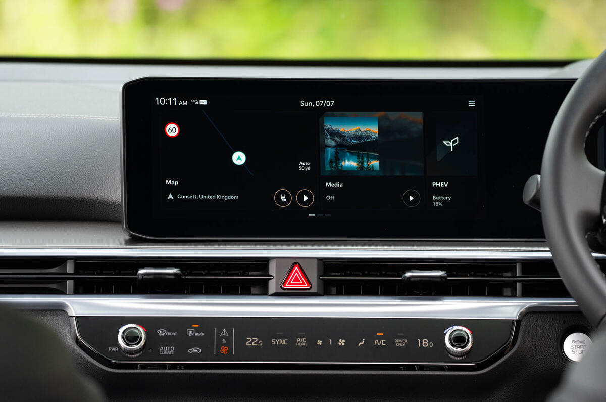 14 Kia Sorento 2024 review multimedia