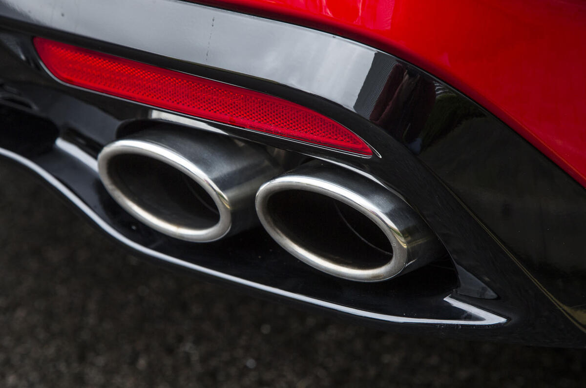 Kia Stinger GT line 2018 review exhaust