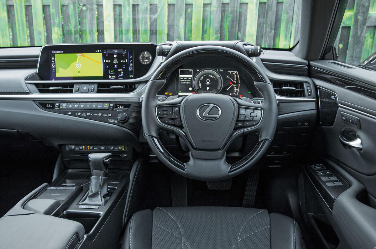Lexus ES 2019 road test review - dashboard