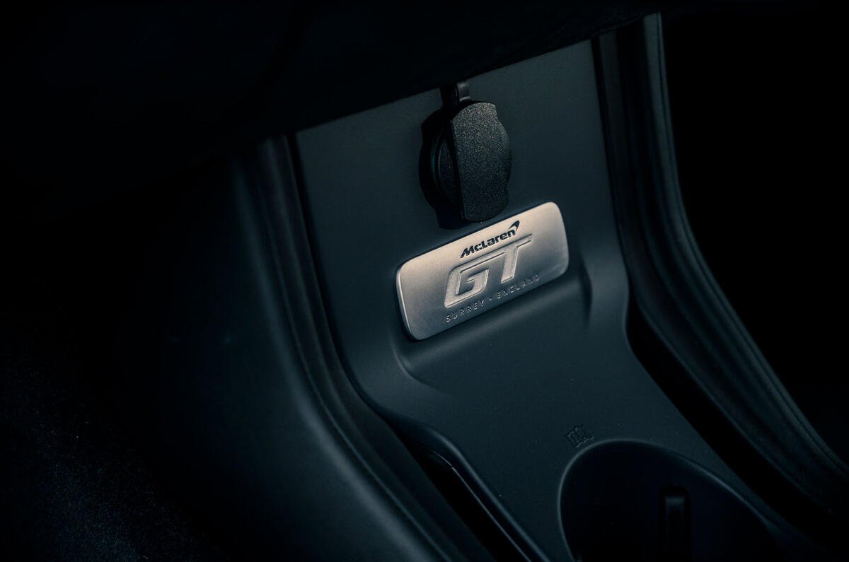 14 McLaren GT 2021 road test review plaque