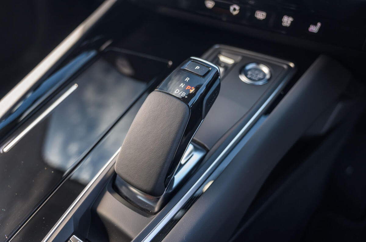 Peugeot 508 SW Hybrid 2020 road test review - gearstick