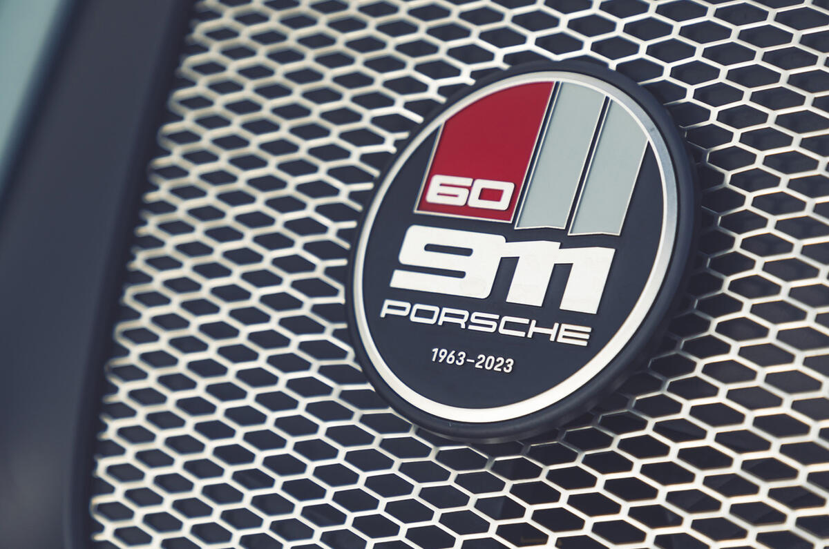 14 Porsche 911 S:T 2024 badge 14 Porsche 911 S:T 2024 badge