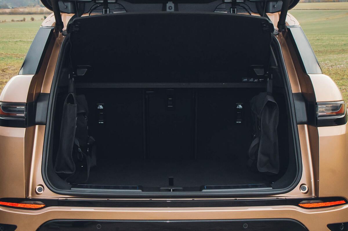14 Range Rover Evoque RT 2024 boot