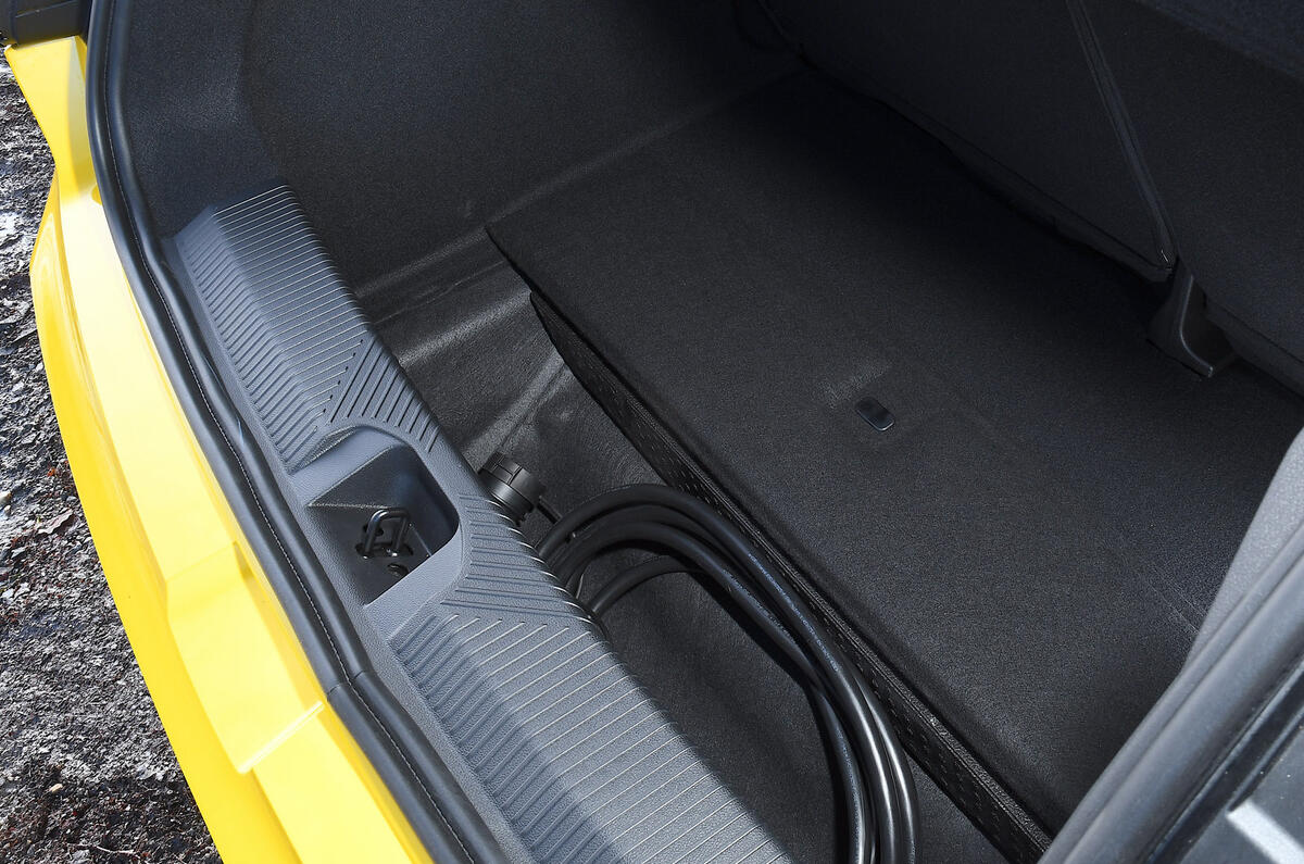 14 Renault 5 2025 road test review boot underfloor