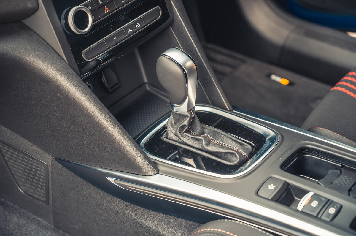 14 Renault Megane E Tech PHEV road test 2021 gearbox