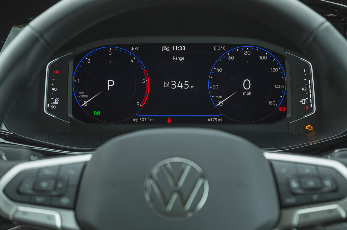 14 Volkswagen Transporter 2022 road test review instruments