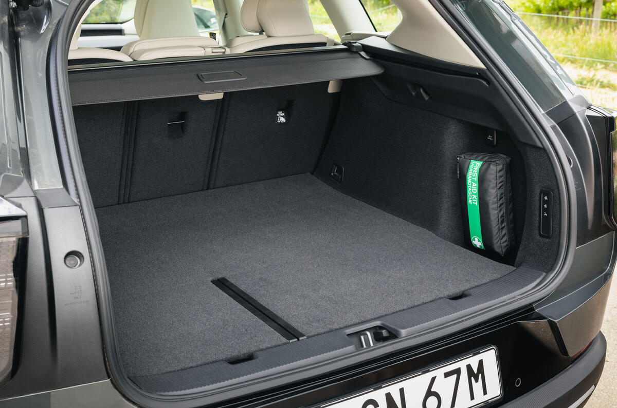 14 Volvo EX60 autocar road test review boot