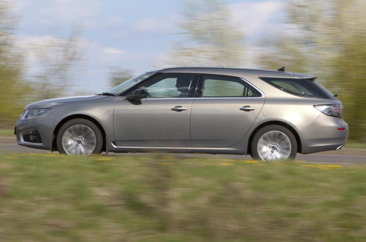 Saab 9-5 Sportwagon side profile