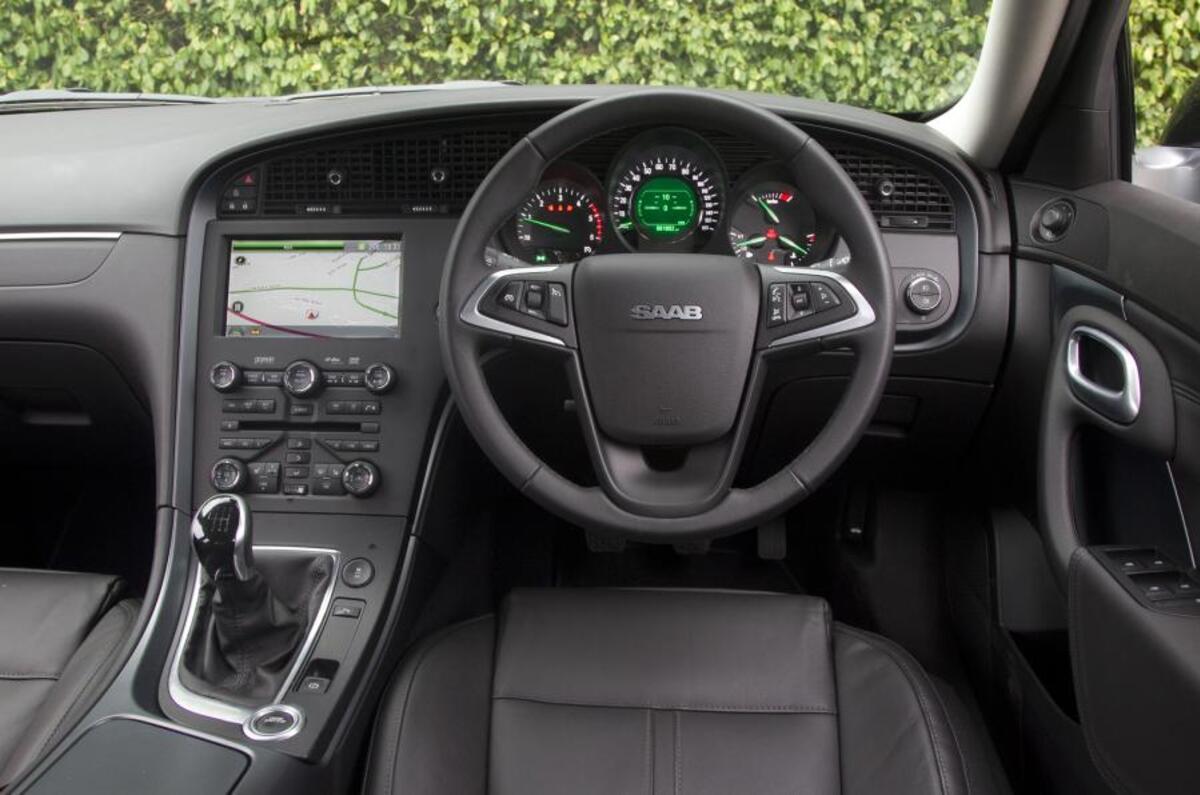 Saab 9-5 Sportwagon dashboard