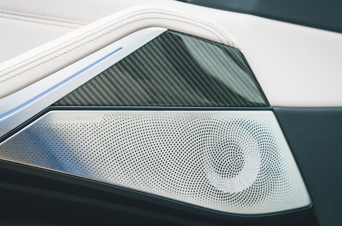 15 BMW X7 M60i RT 2023 bowers wilkins speaker grille 15 BMW X7 M60i RT 2023 bowers wilkins speaker grille