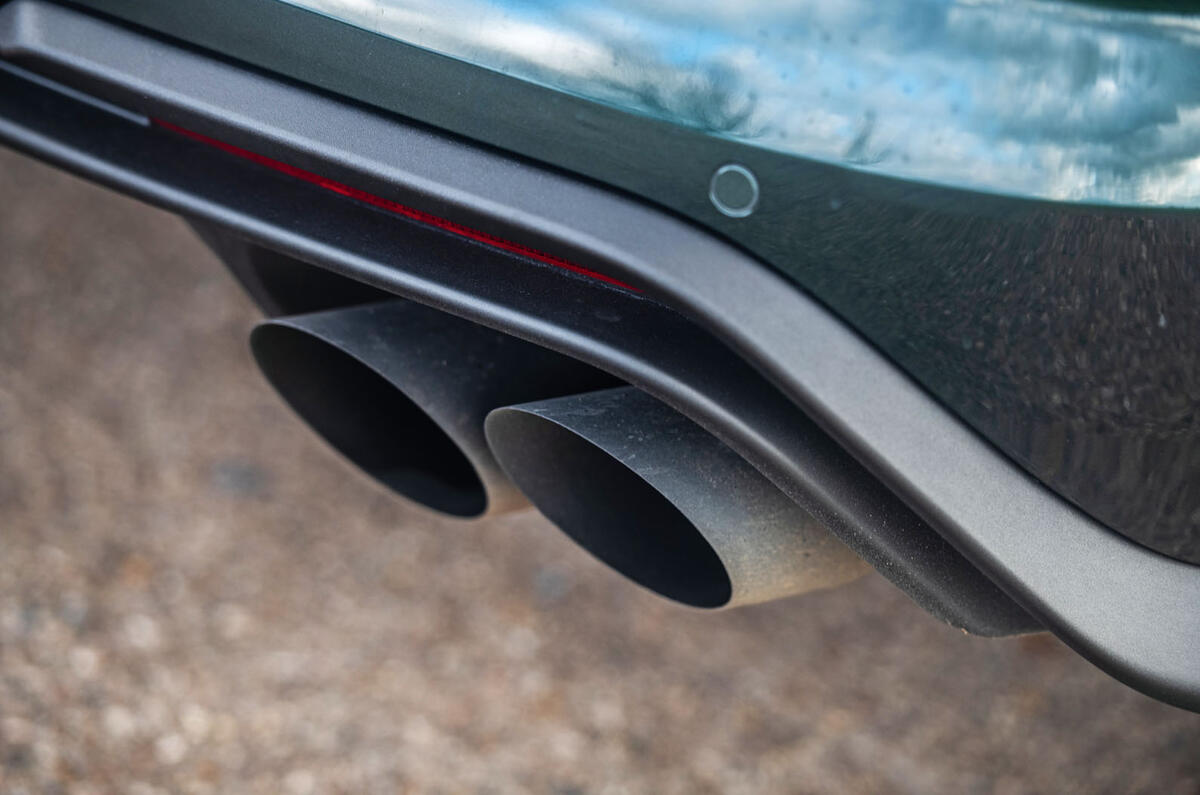 Ford Mustang Bullitt 2018 road test review - exhausts