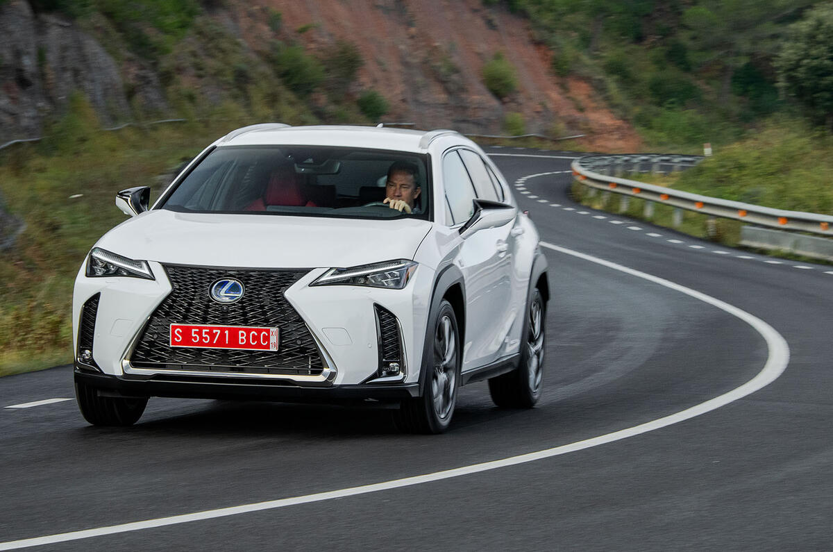 Lexus UX 2019 road test review - on the road front