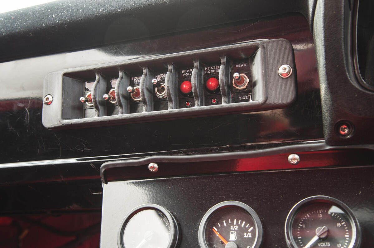 15 MST Mk2 2021 rt panel