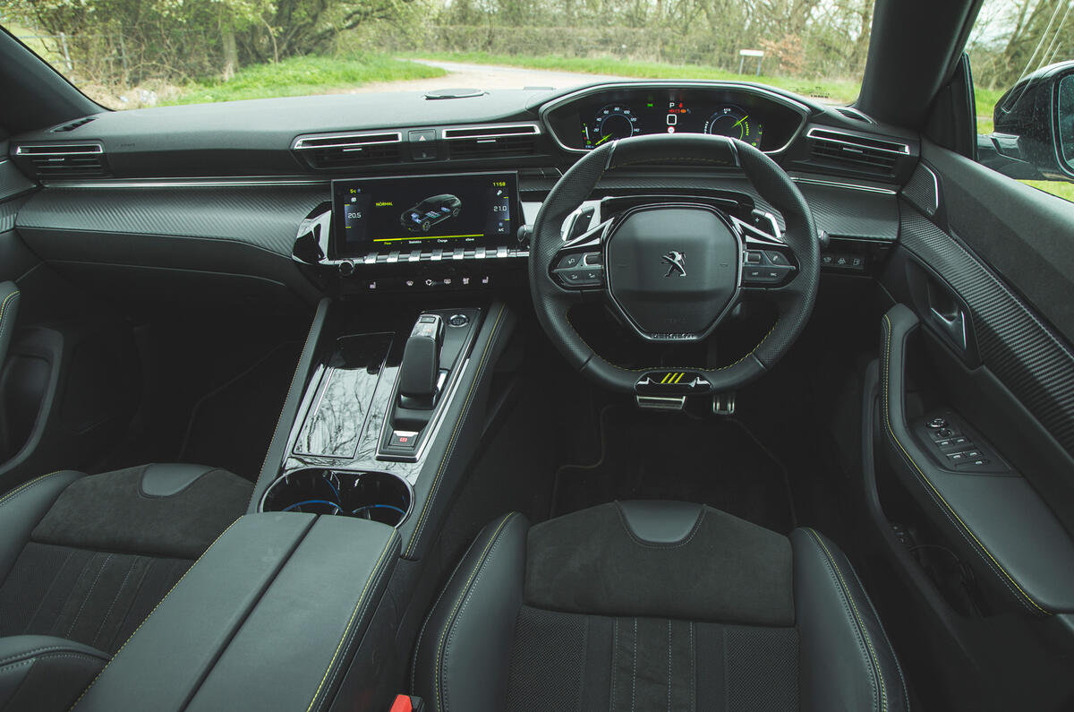 15 Peugeot 508 PSE SW 2021 RT dashboard