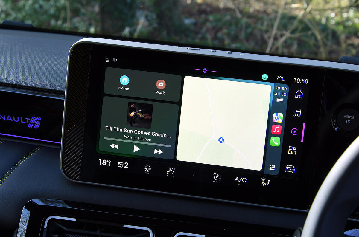 15 Renault 5 2025 road test review infotainment carplay