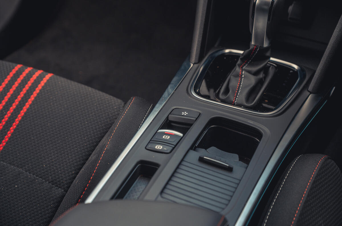 15 Renault Megane E Tech PHEV road test 2021 centre console