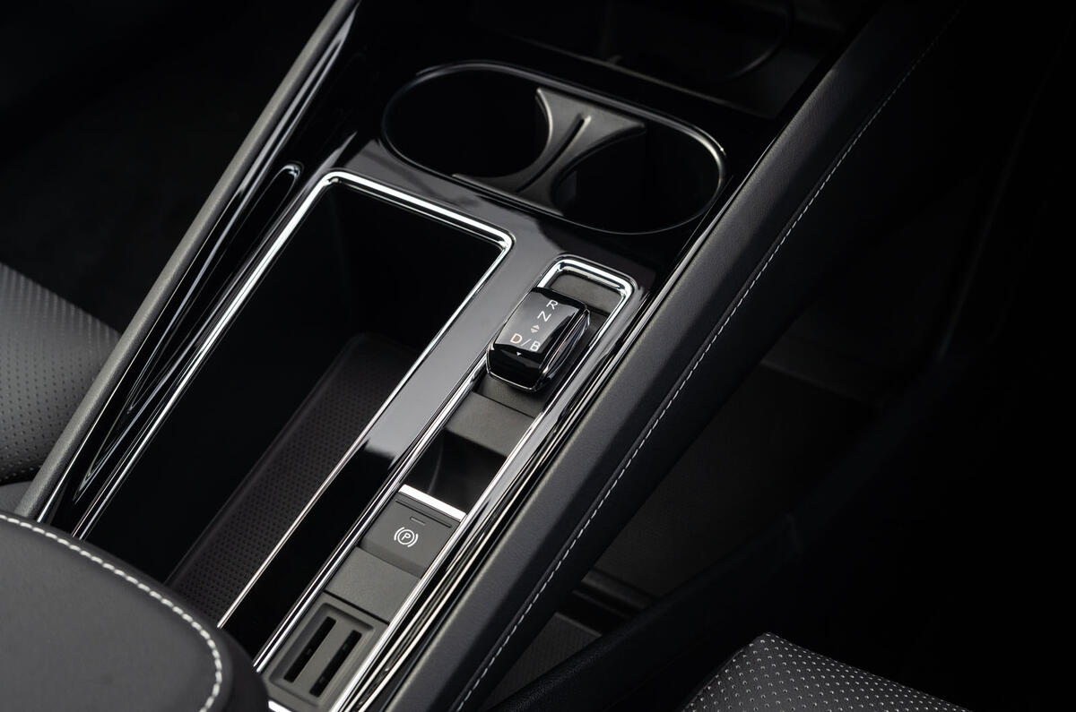 15 Skoda Enyaq iV Coupe vRS FD 2022 centre console 15 Skoda Enyaq iV Coupe vRS FD 2022 centre console
