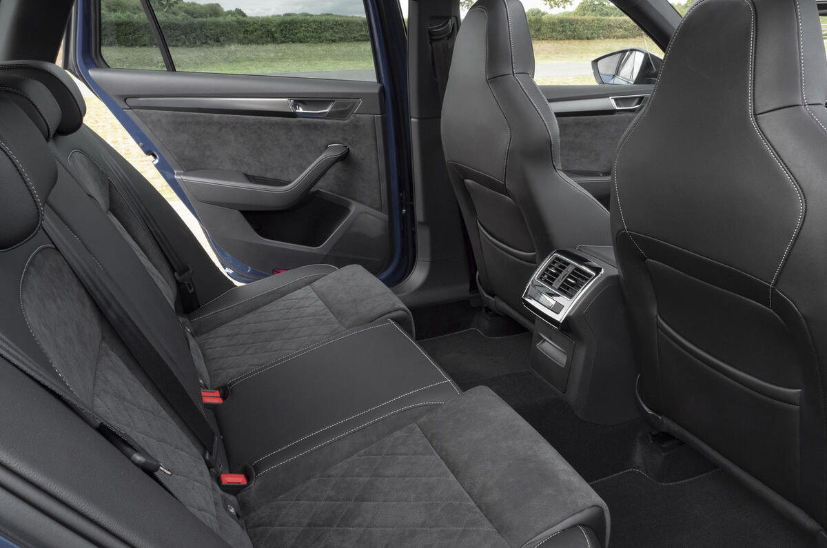 15 Skoda Superb Estate 2021 RT update rear seats