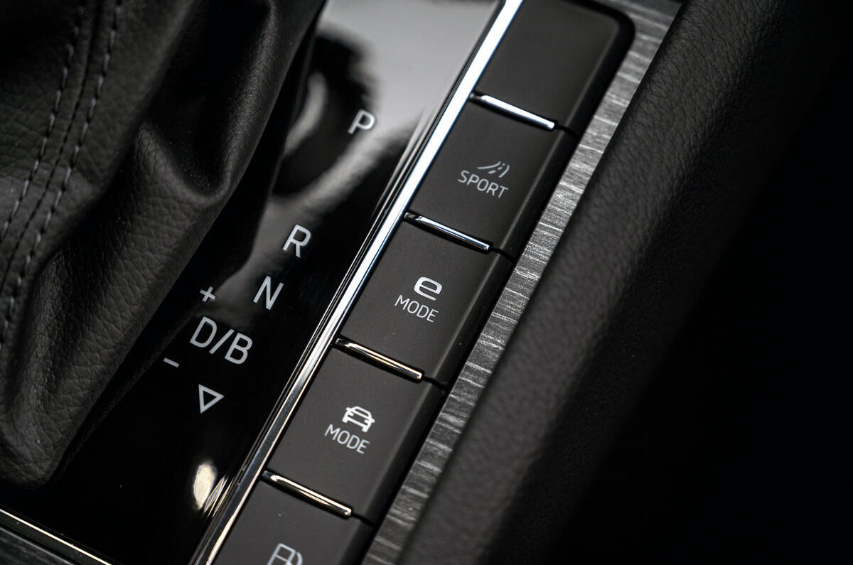 Skoda Superb iV 2020 road test review - drive modes
