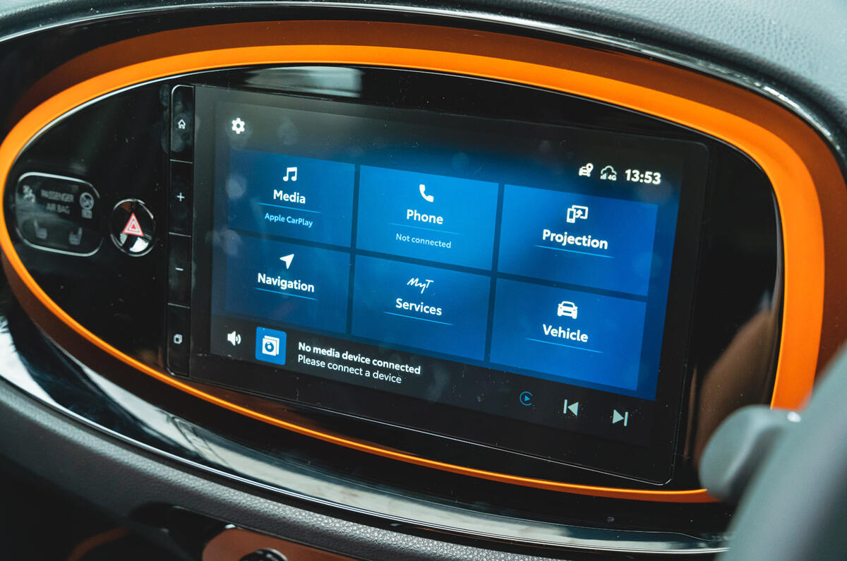 15 Toyota Aygo X RT 2022 infotainment