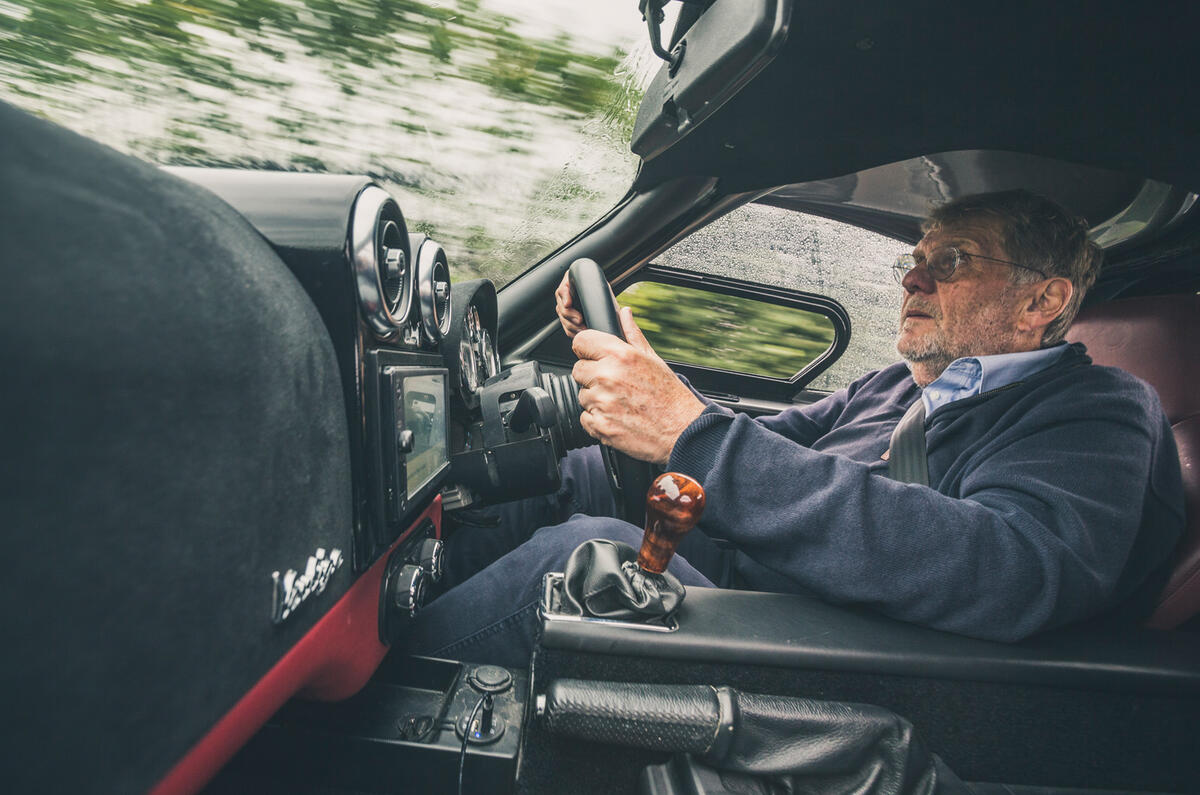15 Wells Vertige 2021 first drive review SC driving 15 Wells Vertige 2021 first drive review SC driving